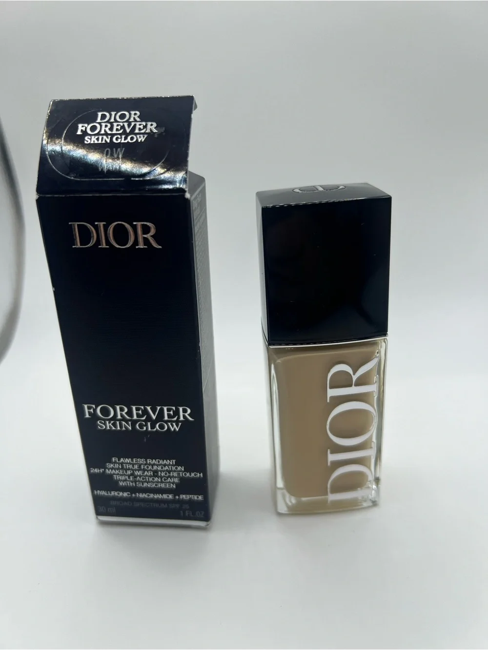 Dior Forever Skin Glow Foundation 0W Warm Beige
